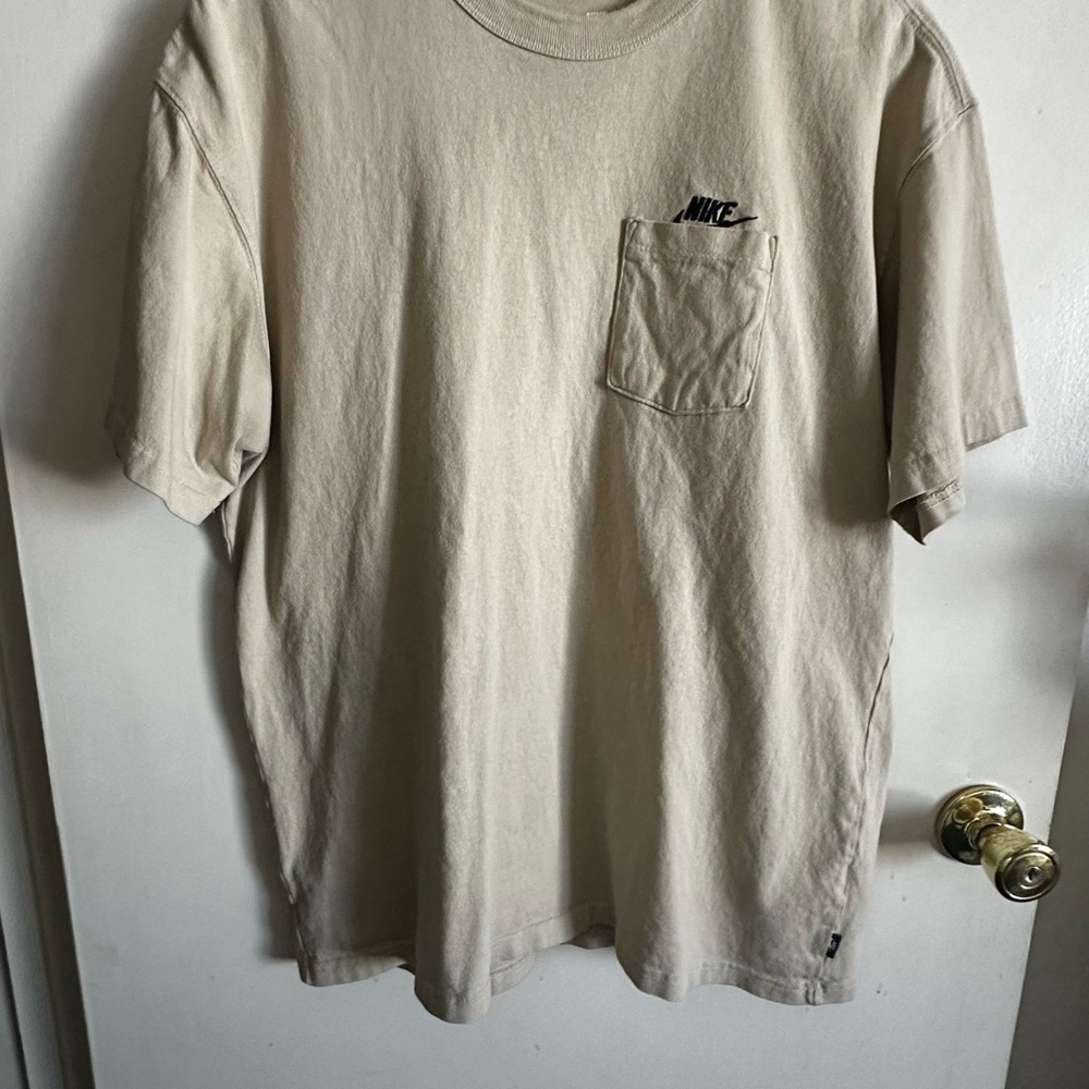 Nike Men's Beige T-Shirt